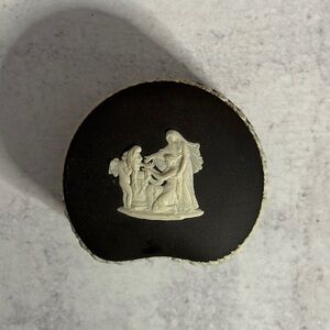 VTG Wedgwood| Bean Shaped Lidded Box Black Basalt White Trinket